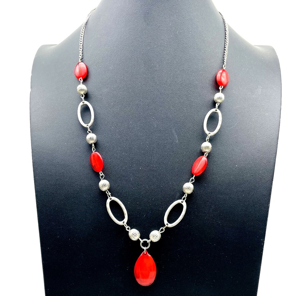 Red Black Silver Tone Beaded Necklace Oval Link Teardrop Pendant Statement